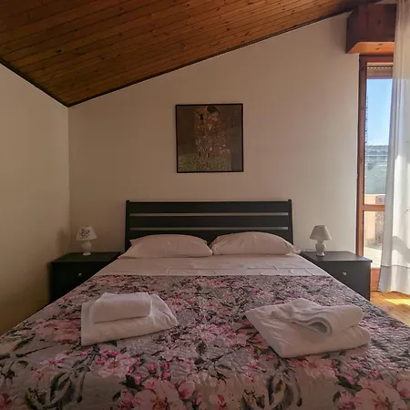Urban Oasis 6 Pl Near City Center Apartment